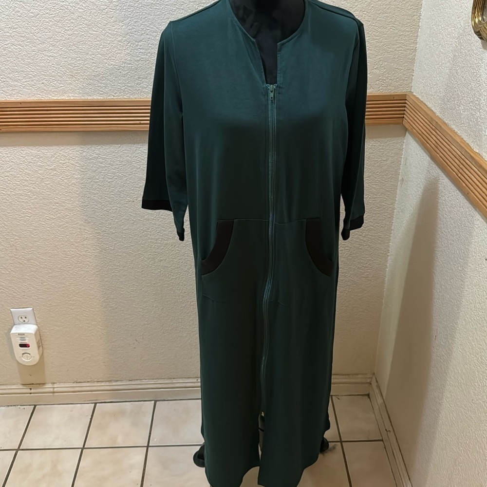 NWT EKOUAER Forest Green size M longsleeve nightgown